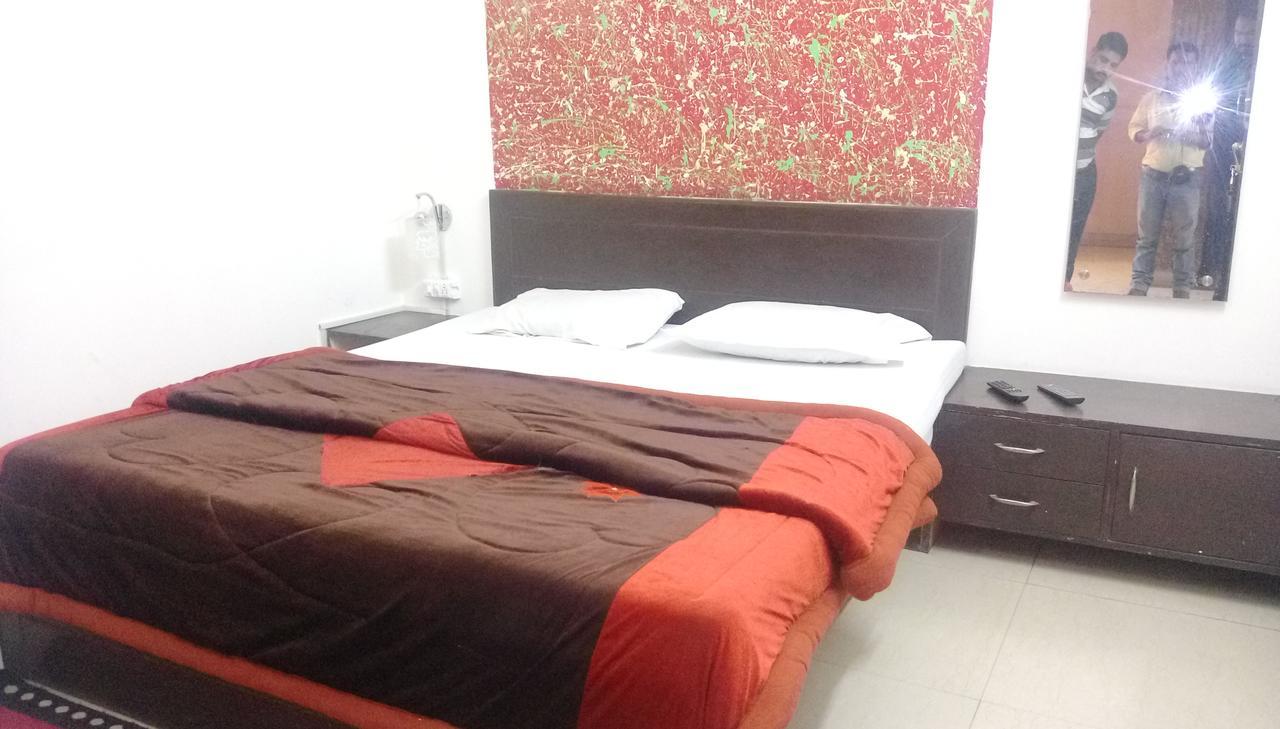 Hotel Aashiyana Agra  Ngoại thất bức ảnh