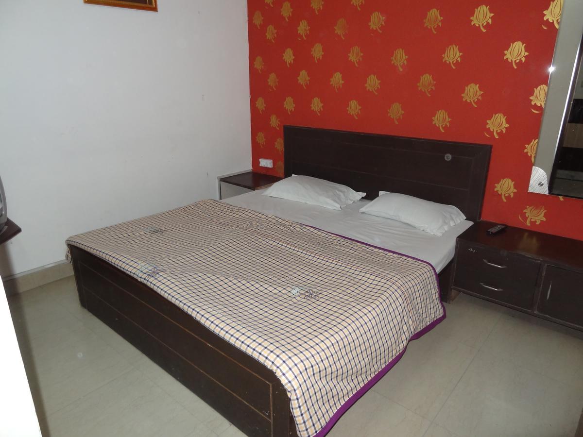 Hotel Aashiyana Agra  Ngoại thất bức ảnh